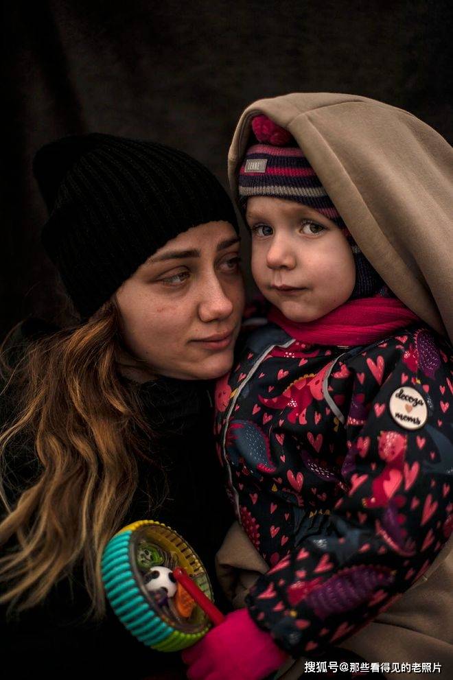 罗马尼亚VS乌克兰_两次普利策奖得主记录的逃往罗马尼亚的乌克兰难民