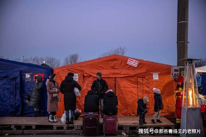 罗马尼亚VS乌克兰_两次普利策奖得主记录的逃往罗马尼亚的乌克兰难民