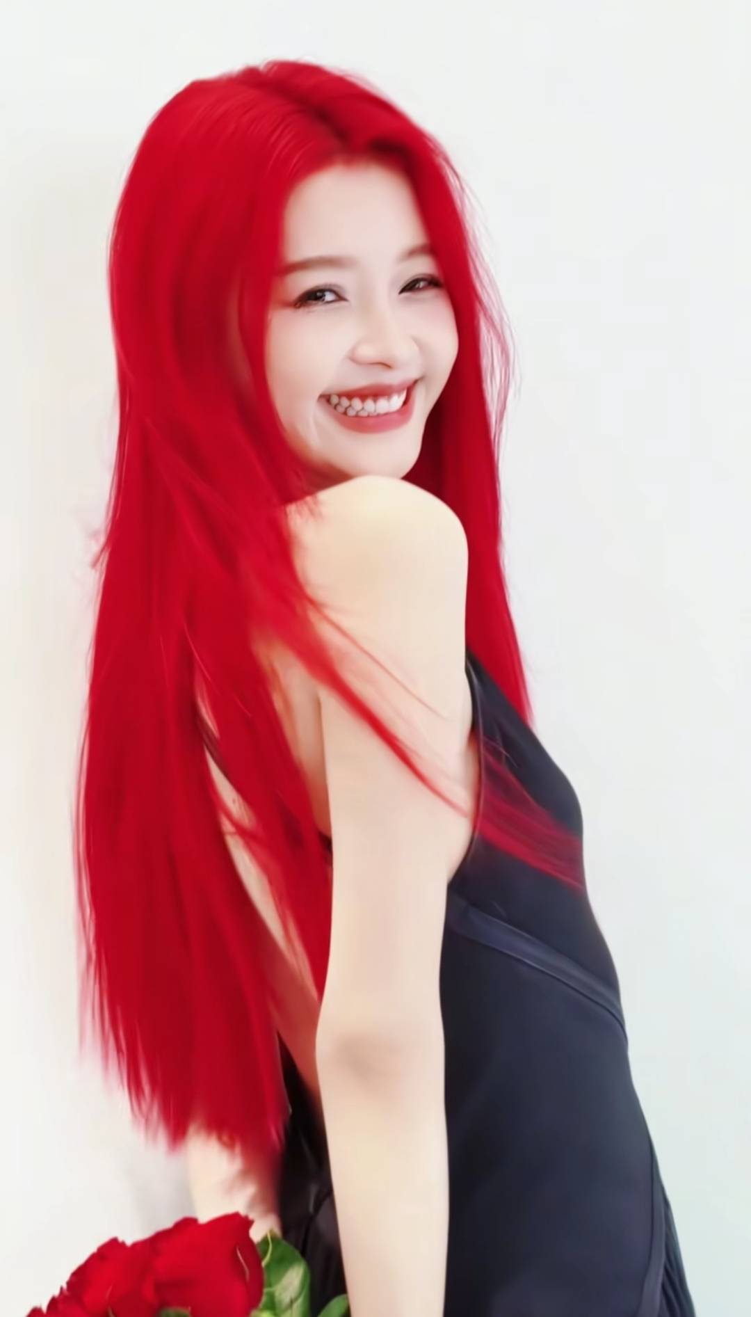 皇冠信用盘在线开户
_女演员染红色头发皇冠信用盘在线开户
，称“吃了三天过敏药才敢染”
