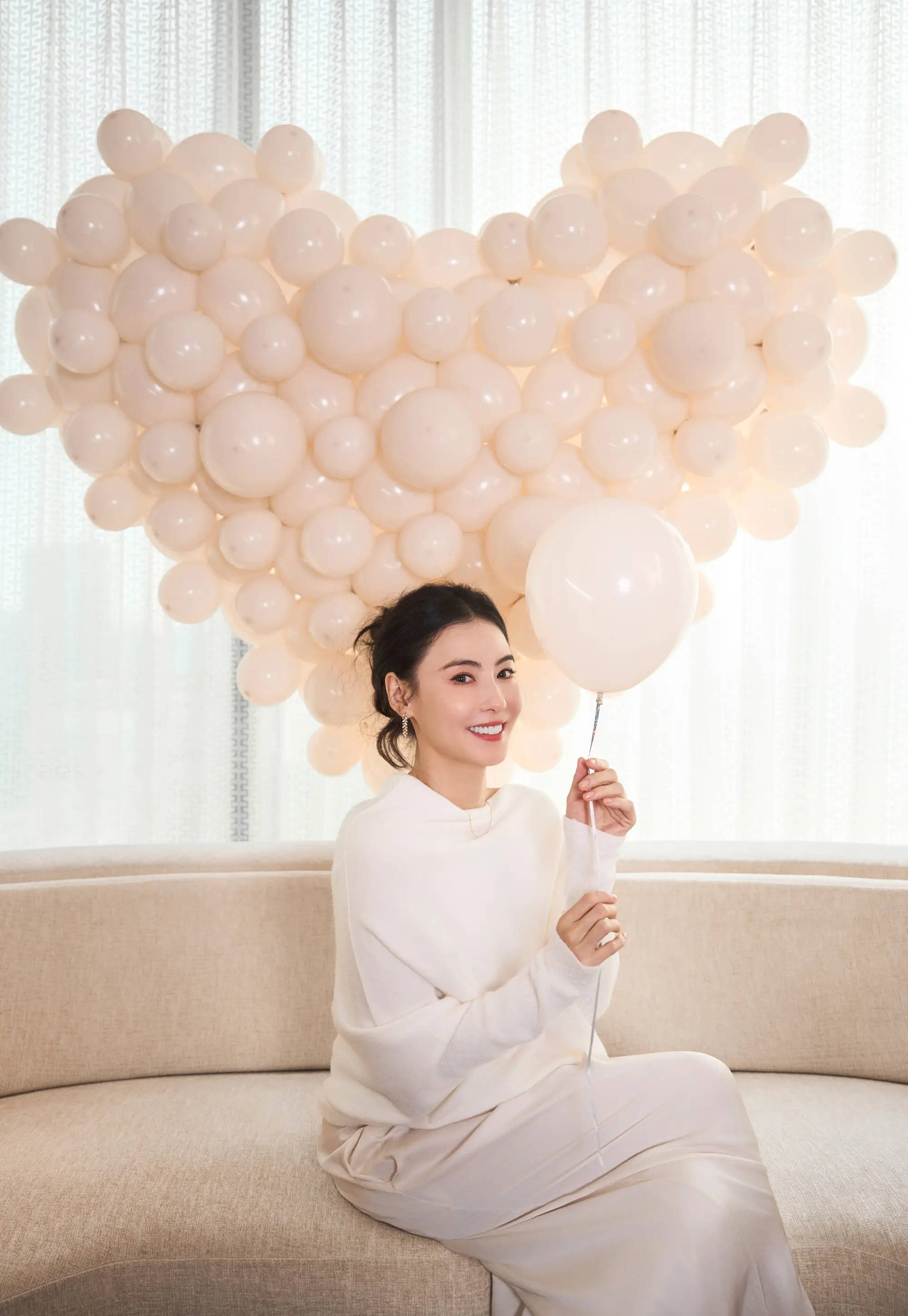 米洛斯拉夫卢巴斯vs卢博斯福尔曼_张柏芝在外网发九三盛大阅兵现场照米洛斯拉夫卢巴斯vs卢博斯福尔曼!配文“为祖国点赞”